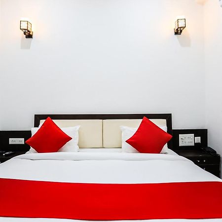Oyo Hotel New Geetanjali Near Gautam Buddha Park Λάκναου Εξωτερικό φωτογραφία