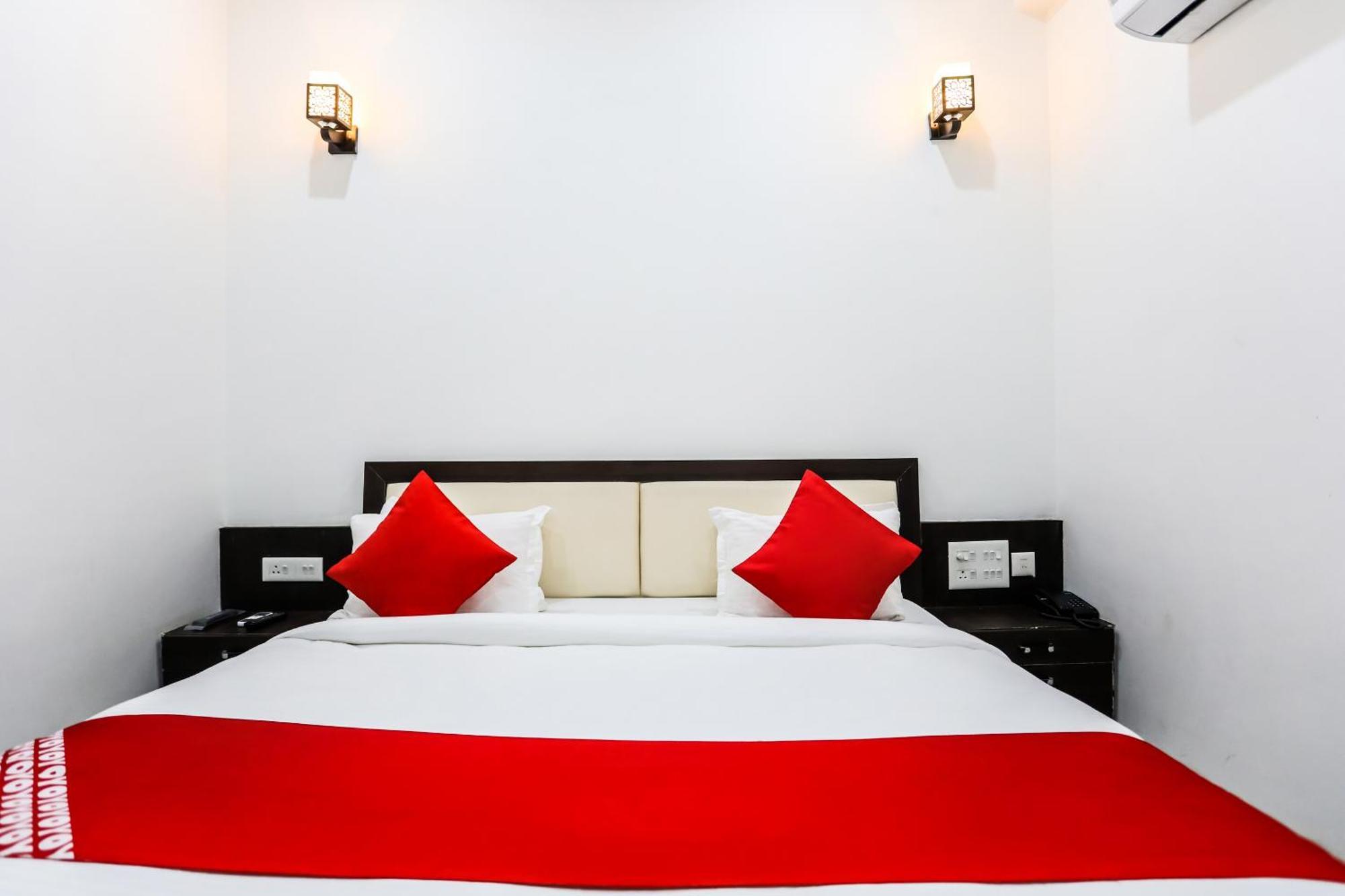 Oyo Hotel New Geetanjali Near Gautam Buddha Park Λάκναου Εξωτερικό φωτογραφία