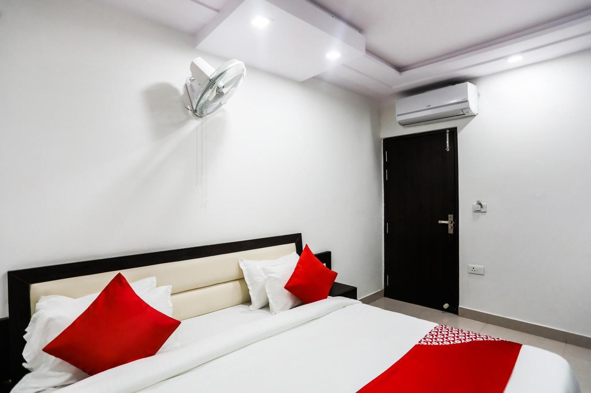 Oyo Hotel New Geetanjali Near Gautam Buddha Park Λάκναου Εξωτερικό φωτογραφία
